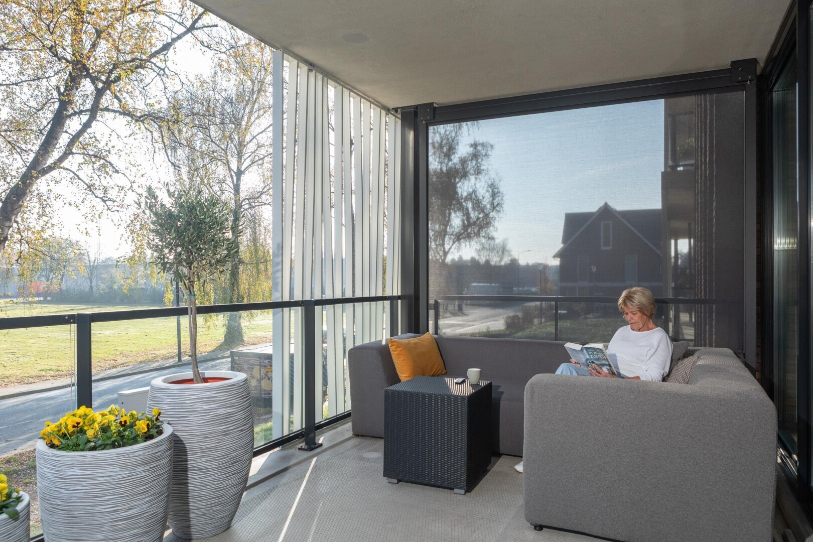 Zonwering voor balkons: comfort, privacy en bescherming